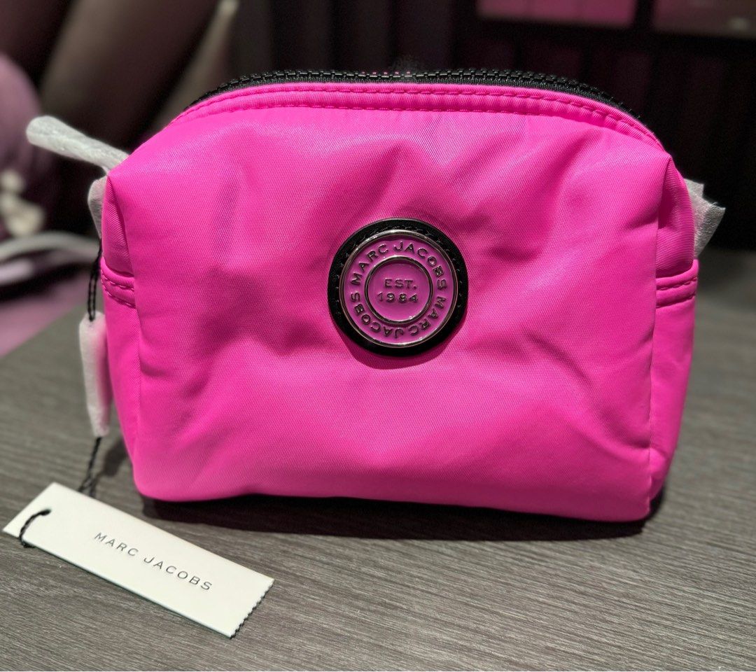 Marc jacobs cosmetic bag 2025
