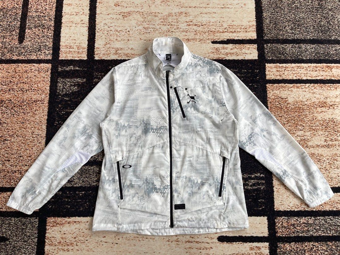 Oakley Waterproof Fullprint Light Jacket, Men's Fashion, Coats, Jackets