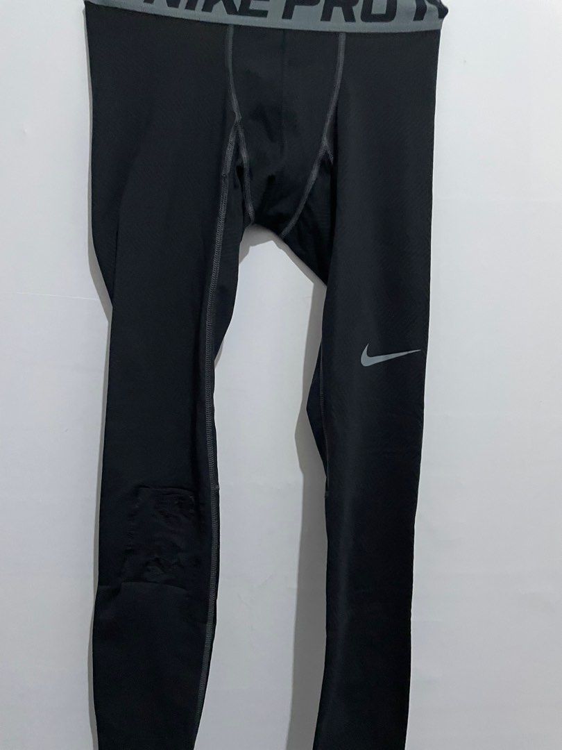 Original Nike Slimfit hyperwarm leggings Small, Men's Fashion, Activewear  on Carousell
