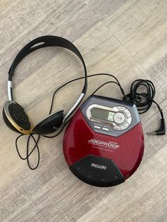 Philips portable CD player with headphone (Pre-loved)