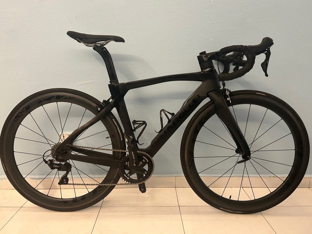 Pinarello dogma f12 OEM black on black Sports Equipment