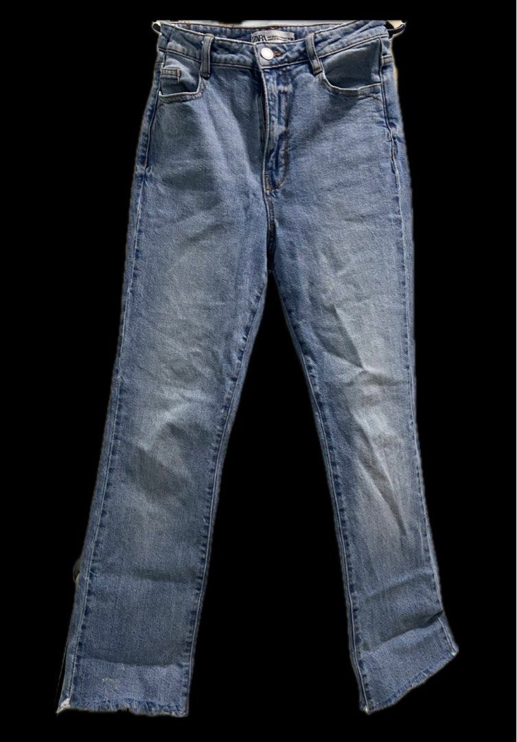 Preloved Zara Straight Cut Jeans (Category: Jeans) located in San Isidro. Submitted by bianca2000. (Listing ID 1264953323, Image 2). Description: Very nice quality Comfy High waist Waist - 28inches Length - 80cm.