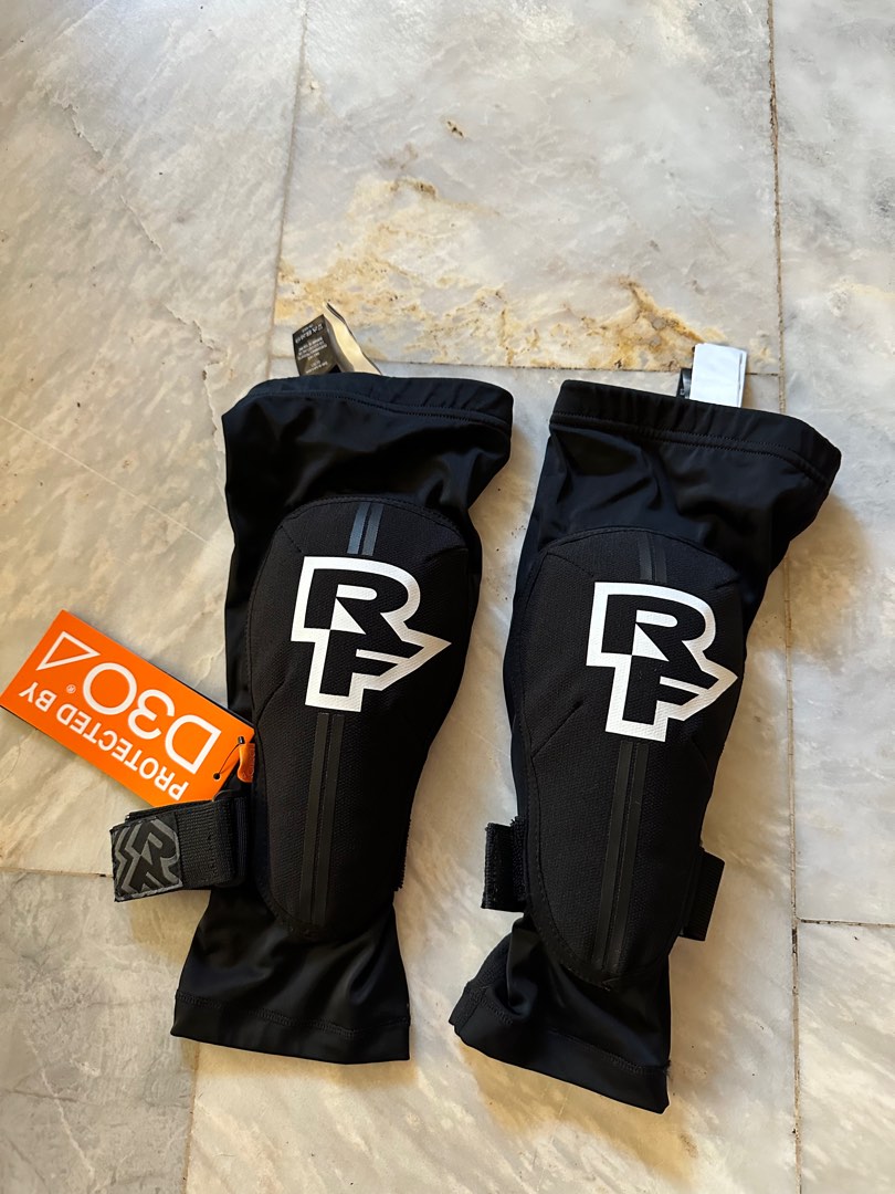 RACEFACE INDY ELBOW GUARD＋KNEE GUARD M 4ab88956767f62cb9069c6e74e342e