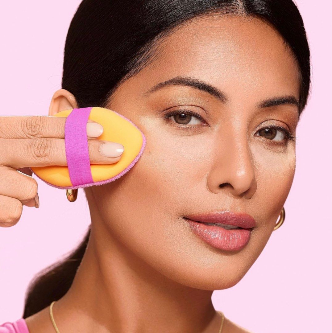 Real Techniques Miracle 2In1 Powder Puff & Makeup Sponge DualSided