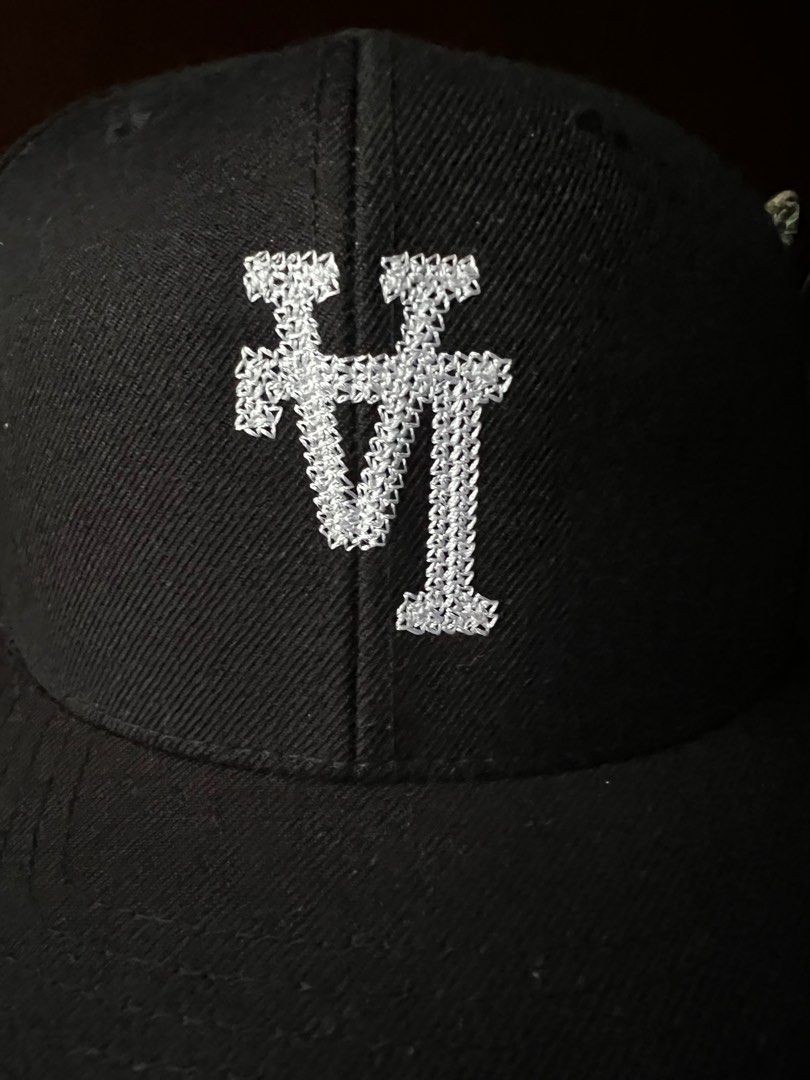 Reverse LA cap Uniform Studios (Category: Caps & Hats) located in Subic. Submitted by declutterwmeeeee (Listing ID 1261389550, Image 2). Description: What you see is what you get ‼️ With cap box if you want.