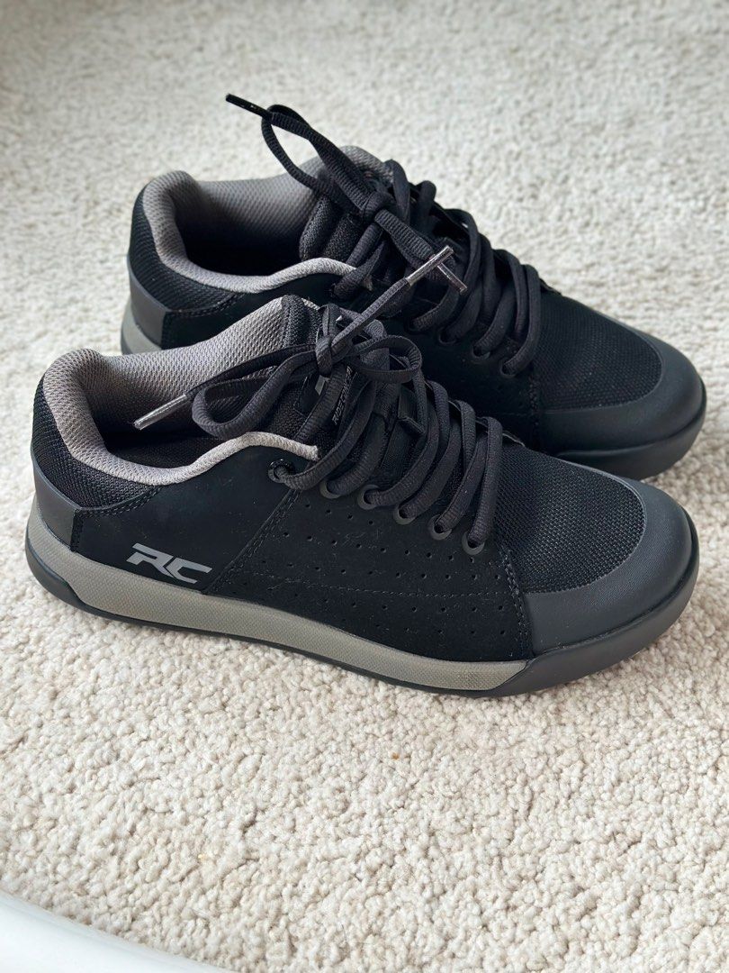 Mens hotsell biking shoes