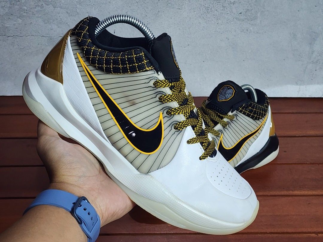 Kobe 4 hotsell protro for sale