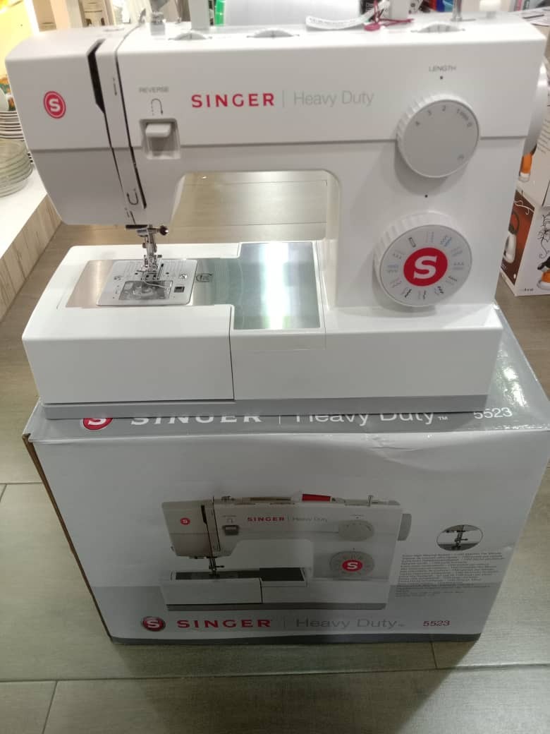 SINGER MODEL 5523 SEWING MACHINE, TV & Home Appliances, Other Home