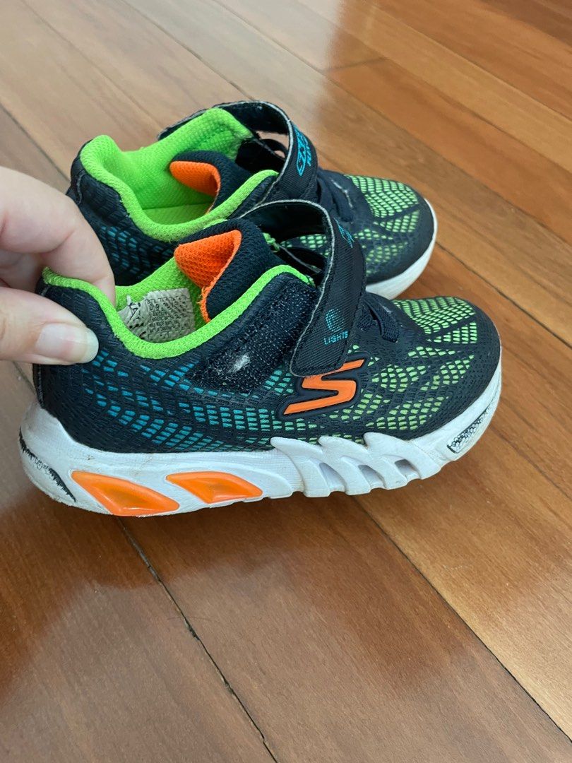 Glow up sketchers online