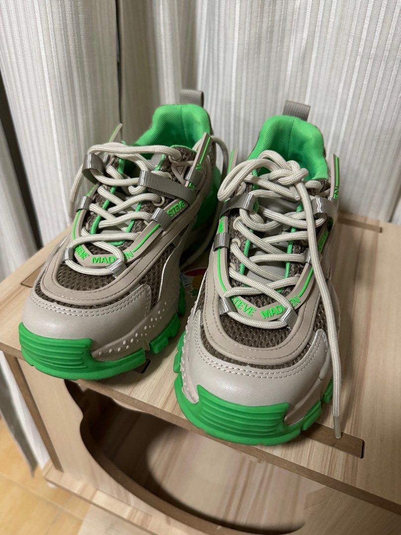 Steve Madden Dragonfly Greige Green Size US 5 Women s Fashion