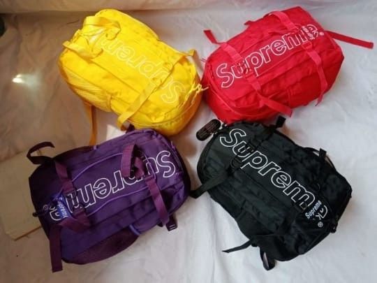 Supreme Carousell