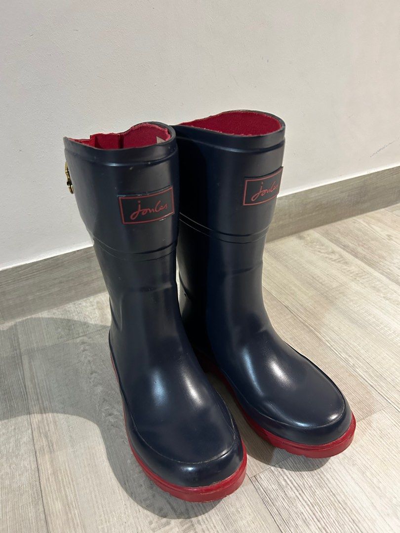 Red and on sale black rain boots