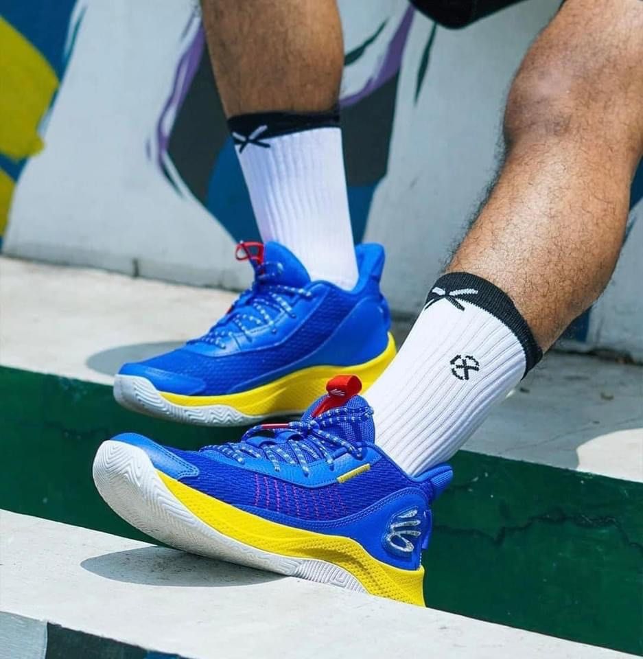 Under armor Curry 3, Men's Fashion, Footwear, Sneakers on Carousell