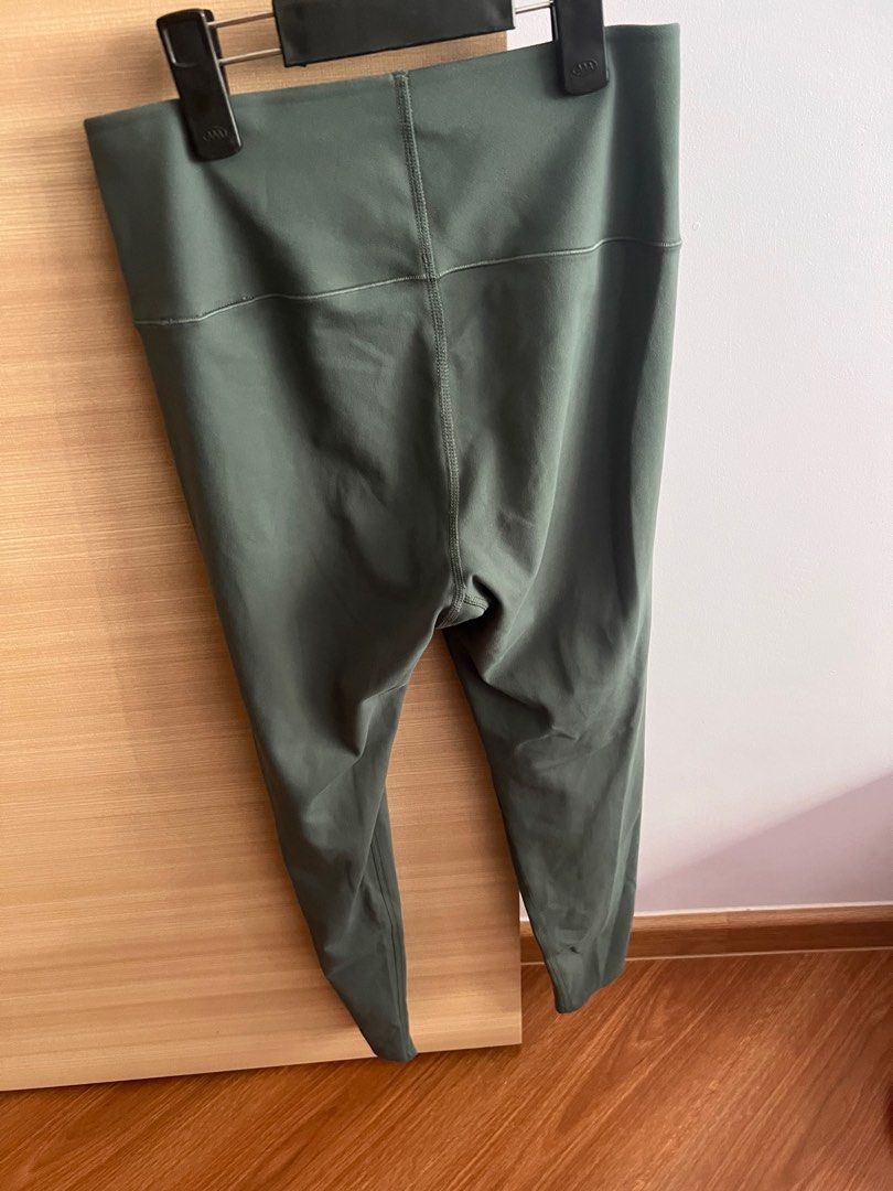 Uniqlo yoga pants discount