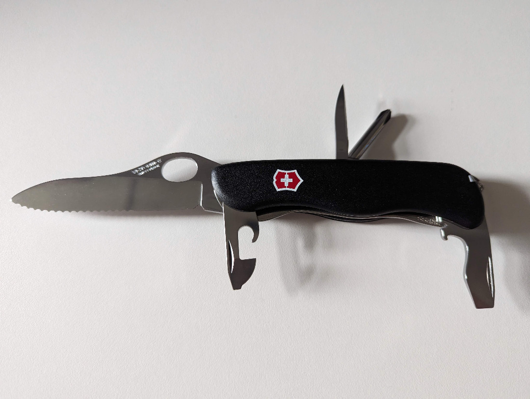 Victorinox trekker plain best sale edge