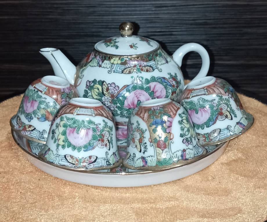 Vintage teapots set, Hobbies & Toys, Collectibles & Memorabilia