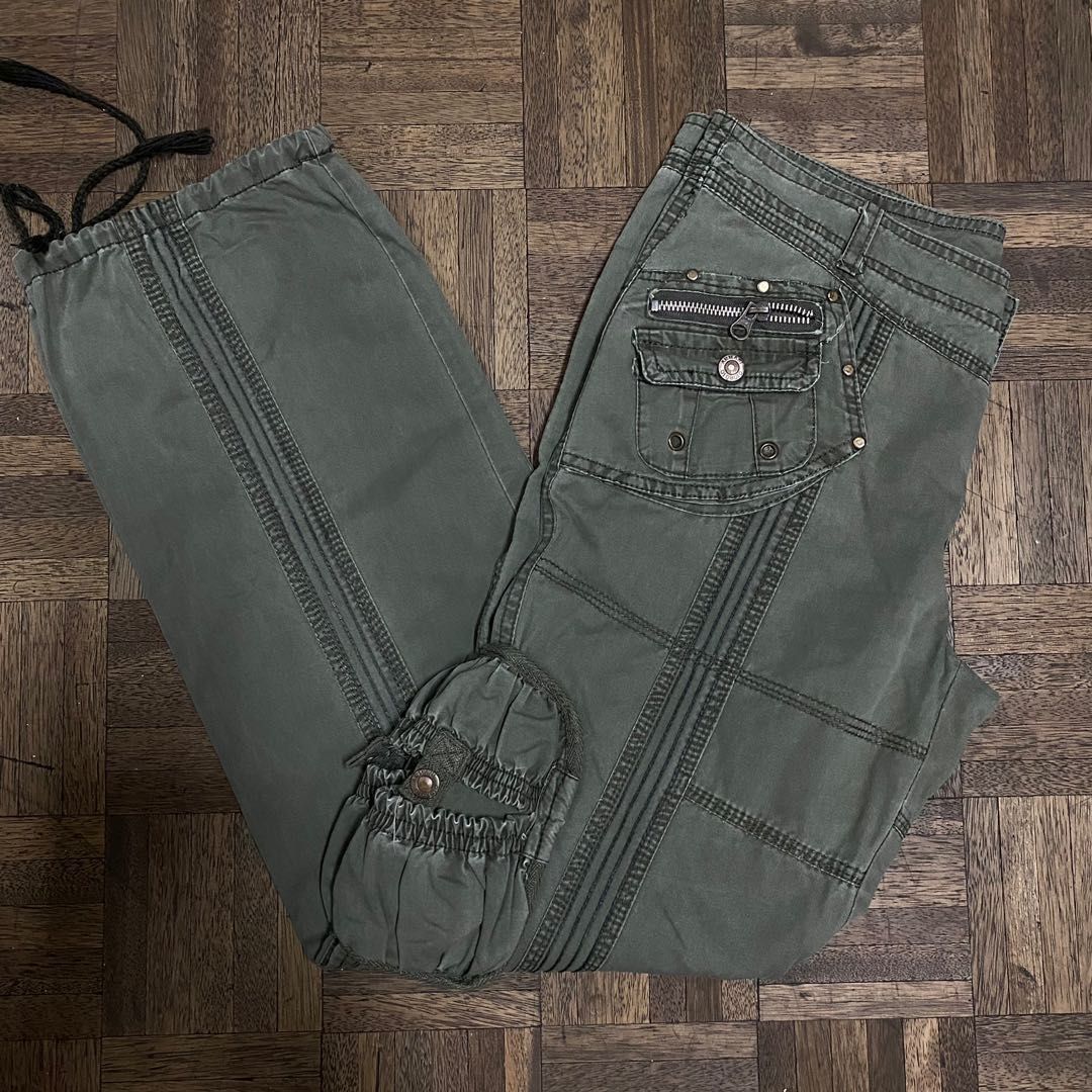 army green parachute pants y2k, Women's Fashion, Bottoms, Other Bottoms on  Carousell