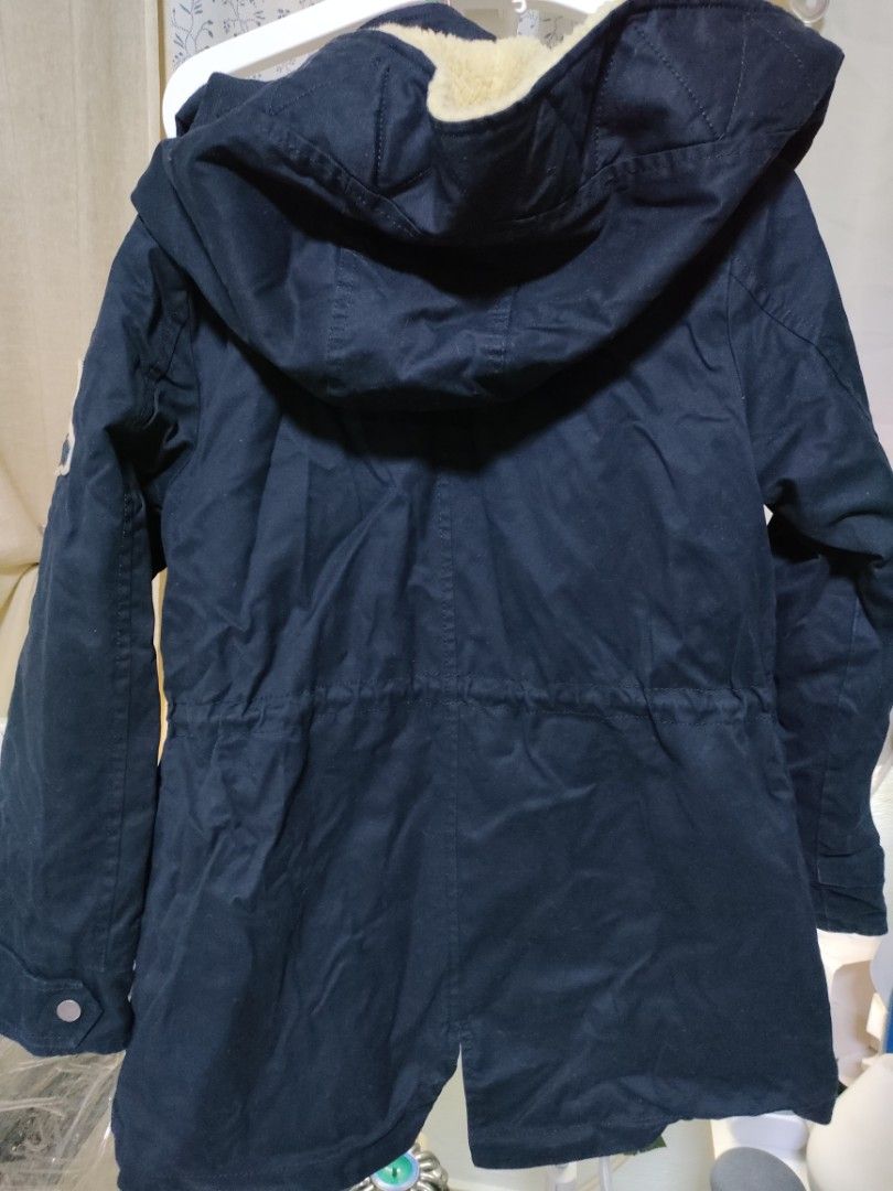 Winter Jacket (Category: Babies & Kids Fashion) located in Singapore. Submitted by mousieme (Listing ID 1264836664, Image 3). Description: Girl's ZARA jacket size 9/10 (140cm). Well constructed jacket with hood and fleece lining fully detachable (3 pcs), versatile for autumn, spring or winter use..