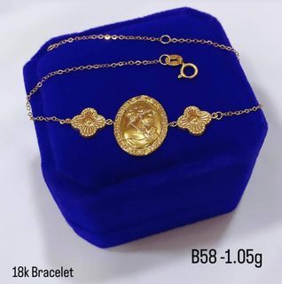 18K Saudi Gold VCA Bracelet with Cameo