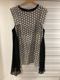韓版 修身設計款 材質很好 刺繡花紋 連衣裙 洋裝 長版 F