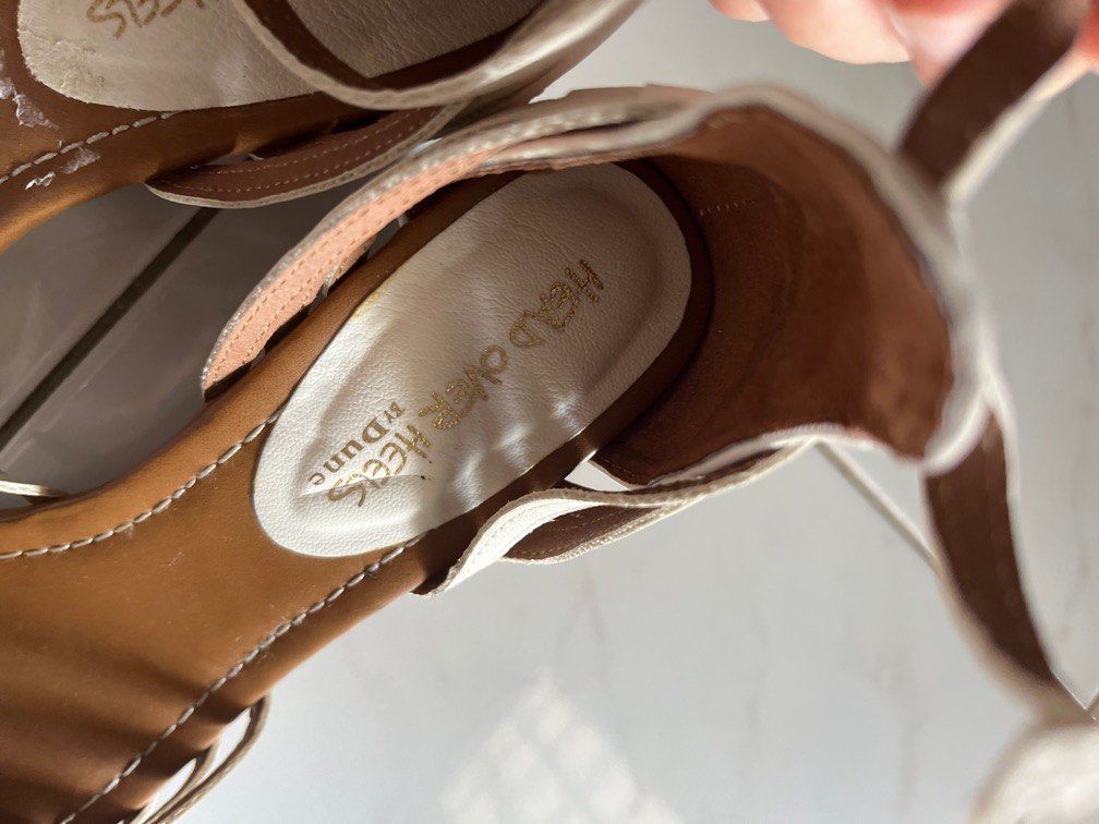 White heels sale dune