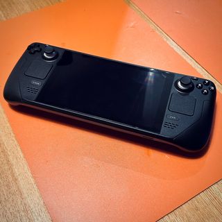 （分類：）位於 。 由 luciiferz 提交（商品編號 1265096332，圖片 1）。簡介： 。