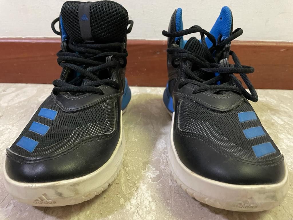 All black deals adidas basketball shoes