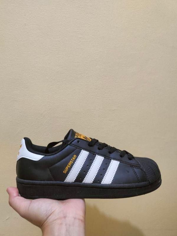 Adidas shoes 2025 1500 quetzales