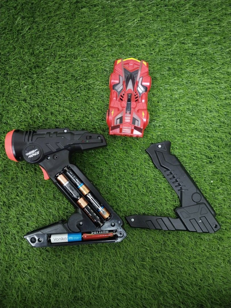 Air Hogs Zero Gravity Laser Guided Wall Climbing Remote Control Race