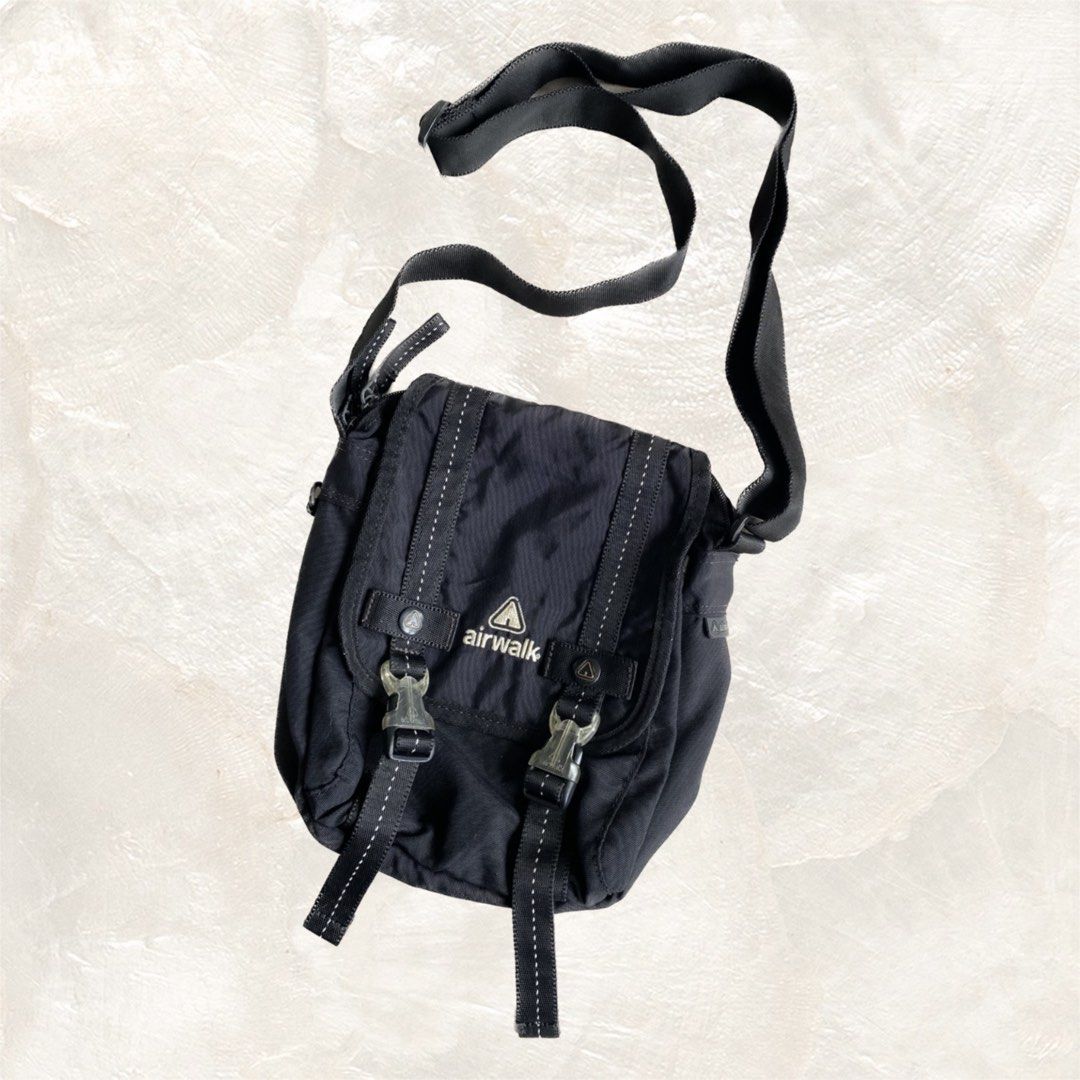 Airwalk sling deals bag