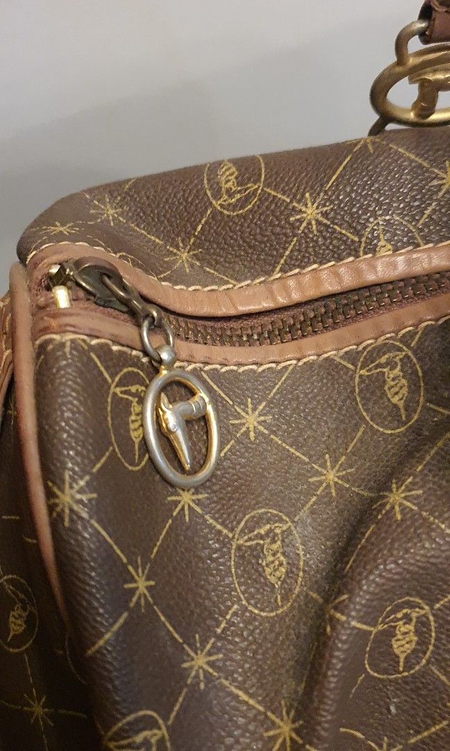 Authentic trussardi hand bag (Category: Luxury Bags & Wallets) located in Cavite. Submitted by ohmie23 (Listing ID 1265125086, Image 2). Description: Authentic trussardi hand bag.