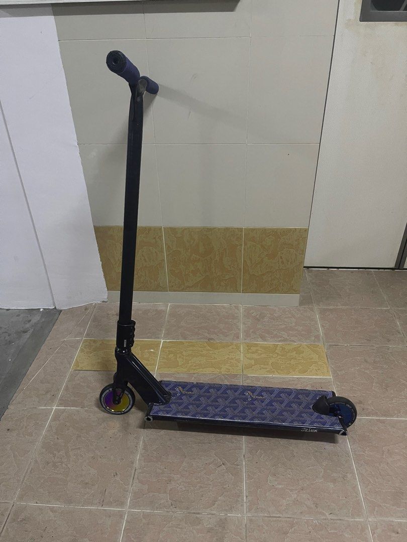 Aztek Europa Stunt Scooter, Sports Equipment, Sports & Games, Skates