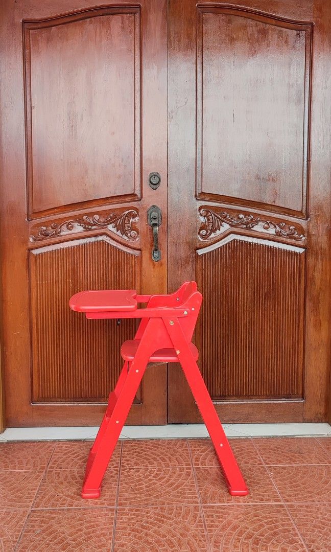 Baby high Chair foldable (Category: Baby High Chairs) located in Valenzuela. Submitted by jmalano (Listing ID 1265091878, Image 3). Description: foldable baby high chair made with solid Wood floor to Seat height 53cm. width 35cm. please check photos for scratches. used in good condition. pick up location Valenzuela City..