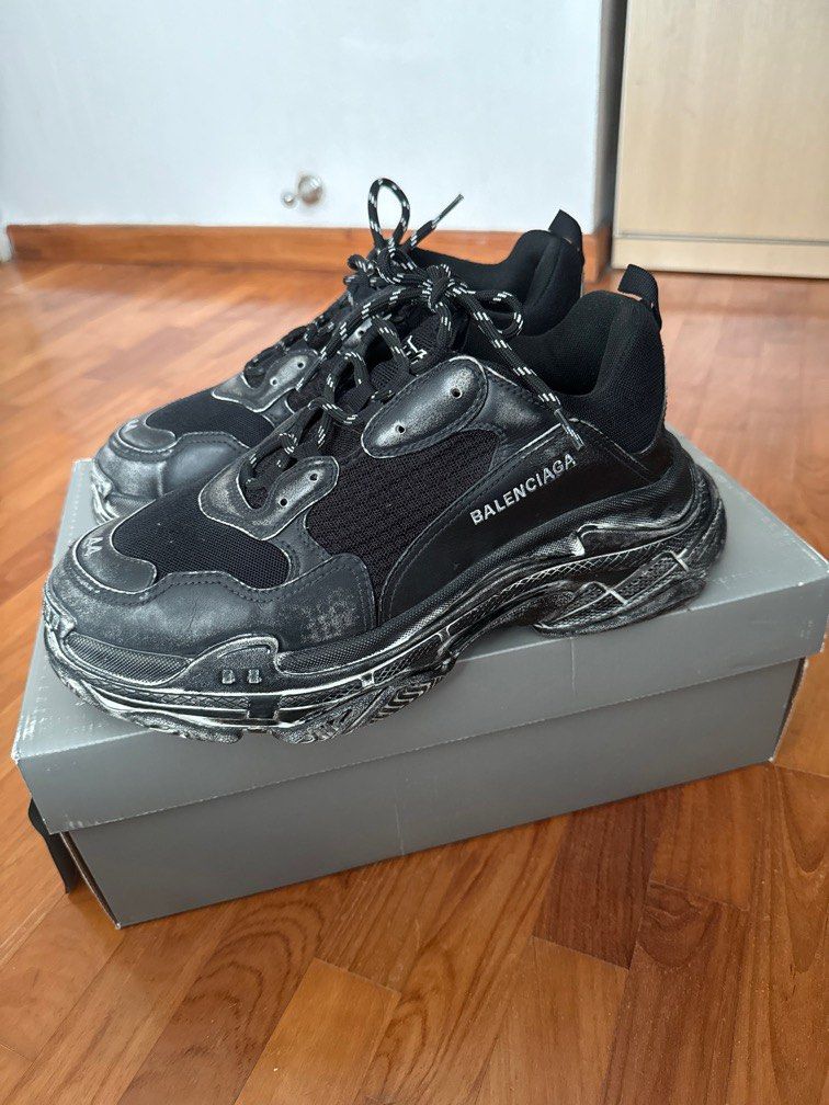 Balenciaga triple s outlet all black distressed