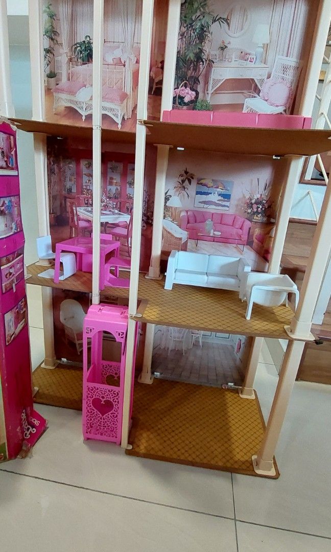 Barbie townhouse on sale 80s