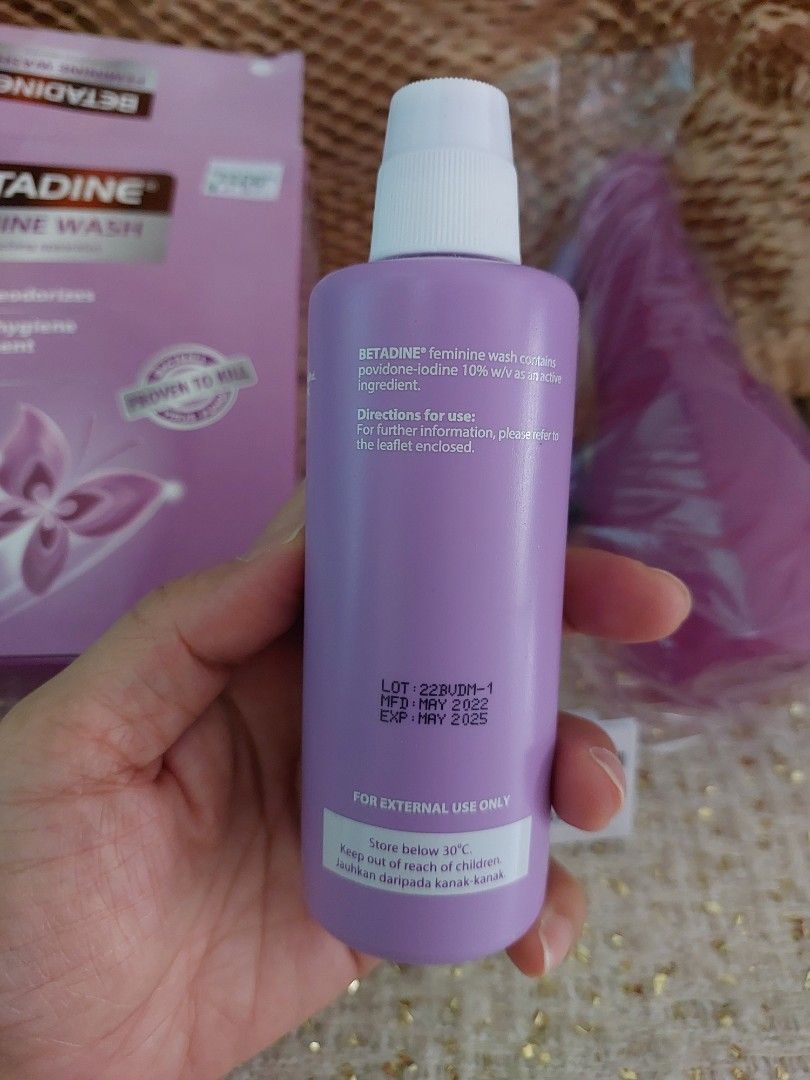 BETADINE Feminine Wash with Douching Apparatus (EXP 2025), Beauty