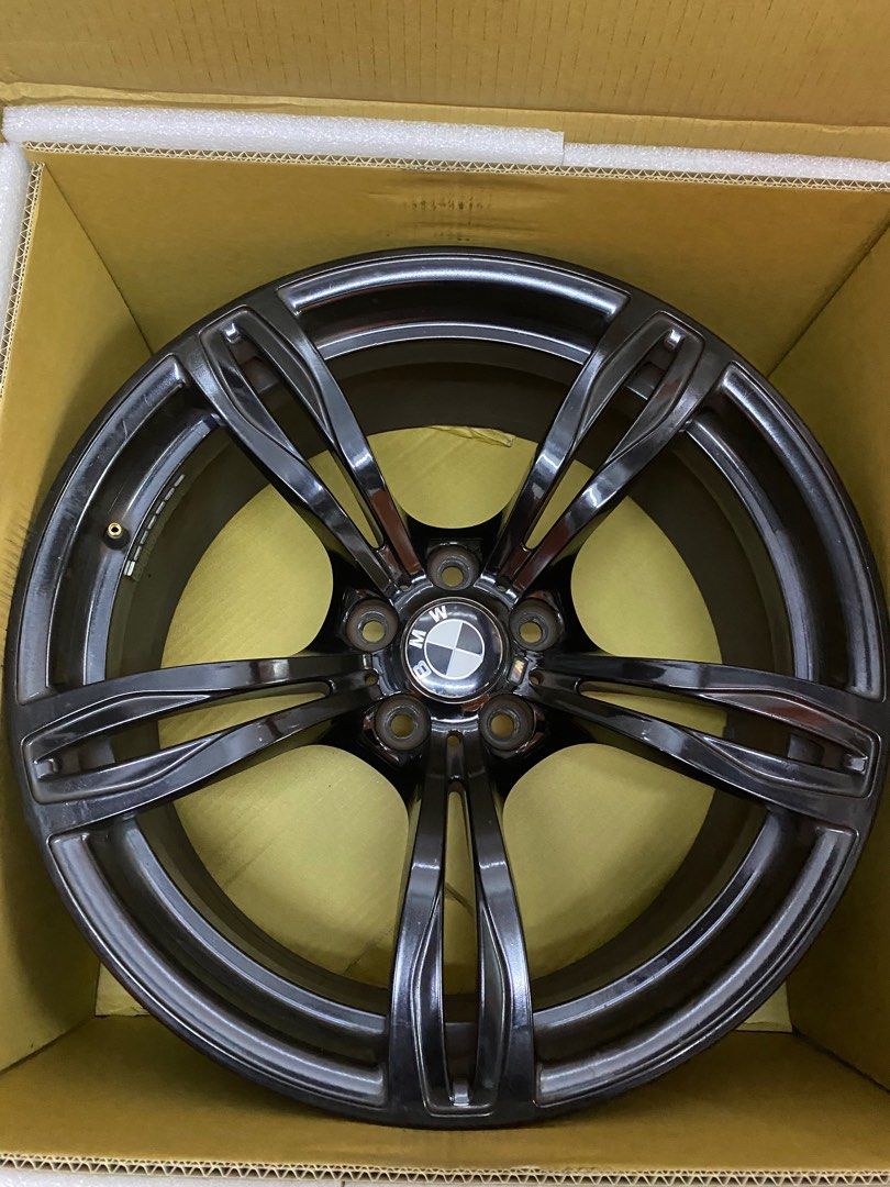 BMW Original 343M gloss black, Car Accessories, Tyres & Rims on Carousell