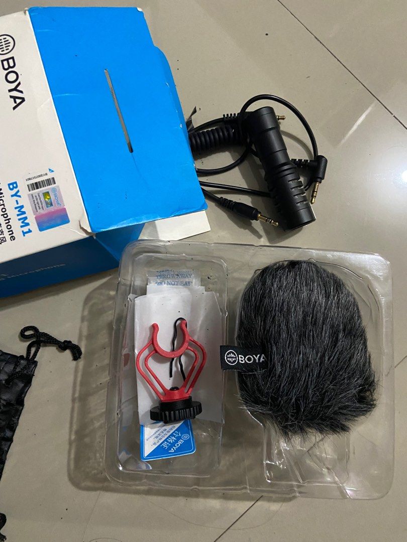 Boya Microphone / Boom Mic (Category: Microphones) located in Manila. Submitted by muyeng_ (Listing ID 1265094305, Image 2). Description: Rfs: not using anymore.