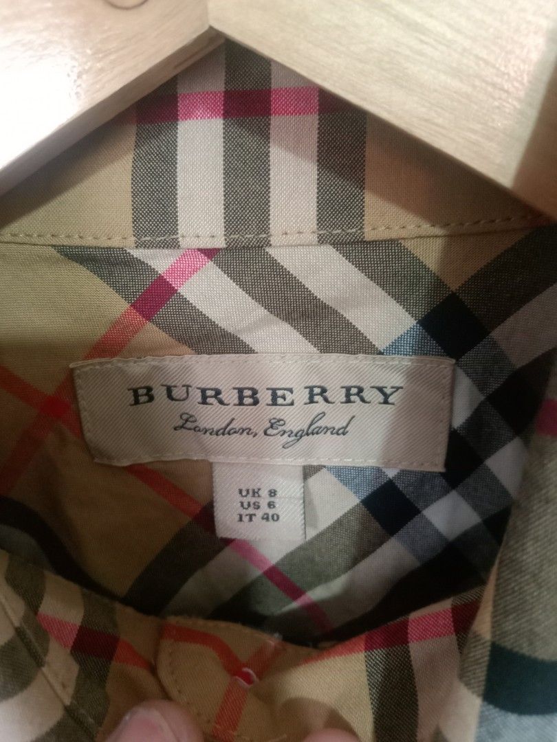 Burberry 89 uk store