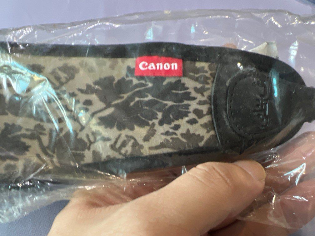 Camera Strap (Category: Camera Bags & Carriers) located in Singapore. Submitted by jtmr93 (Listing ID 1265064149, Image 3). Description: By Canon.