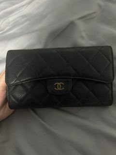 ❤BNIB❤ Chanel Small wallet TRI FOLD beige colour (2022), Luxury, Bags &  Wallets on Carousell