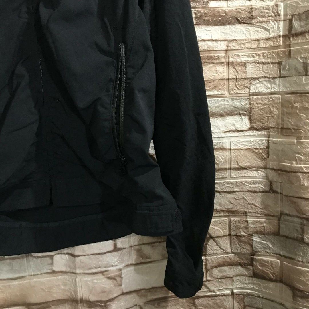 CHEVIGNON JACKET (Category: Coats, Jackets and Outerwear) located in Quezon City. Submitted by whatsdrippin (Listing ID 1264981037, Image 3). Description: APPEARANCE 9/10 CONDITION 10/10 NO ISSUEE!! MEDIUM - LARGE FITS DM ME FOR MORE DEETS.