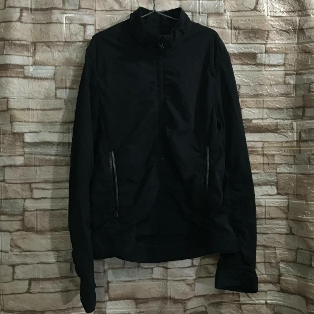 CHEVIGNON JACKET (Category: Coats, Jackets and Outerwear) located in Quezon City. Submitted by whatsdrippin (Listing ID 1264981037, Image 1). Description: APPEARANCE 9/10 CONDITION 10/10 NO ISSUEE!! MEDIUM - LARGE FITS DM ME FOR MORE DEETS.