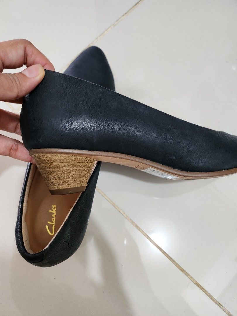 Clarks mena clearance bloom navy