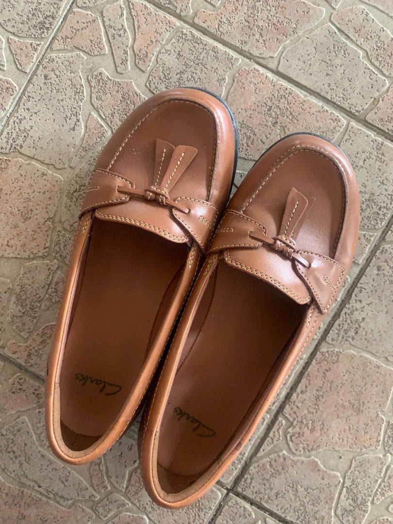 Clarks wide feet sale