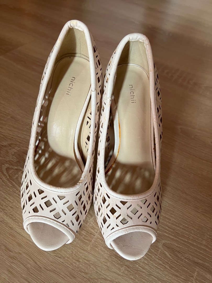 Cream colour high heels Women s Fashion Footwear Heels on Carousell