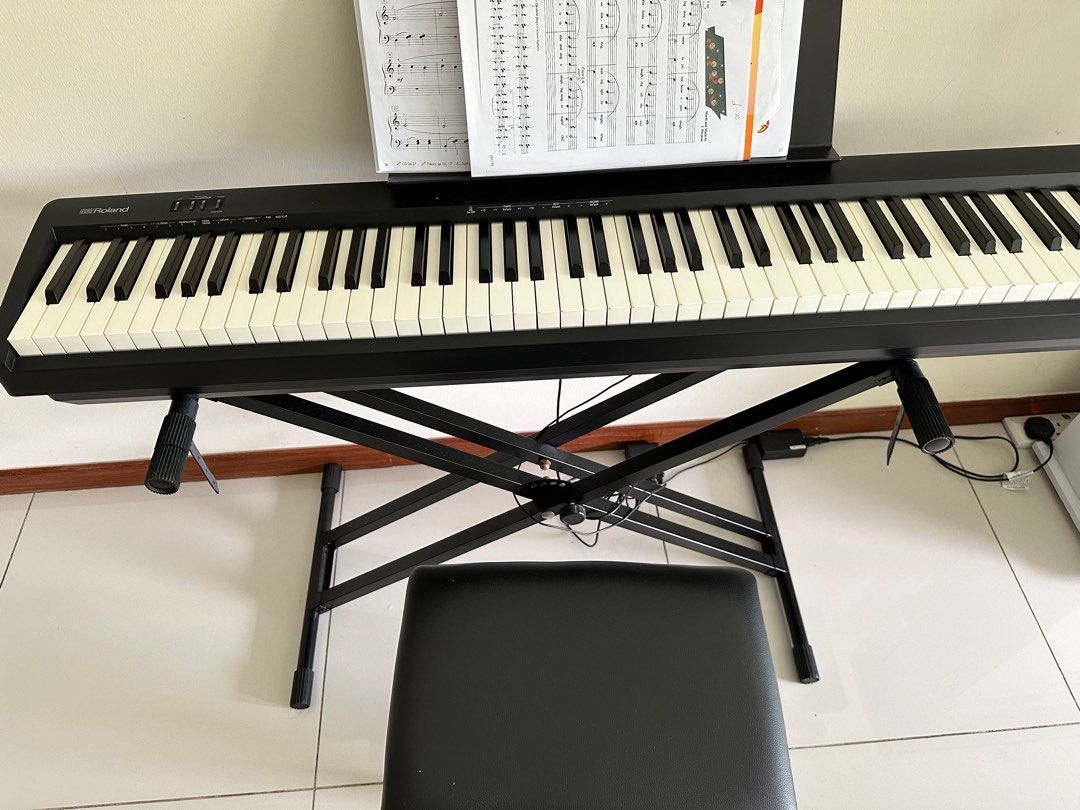 Digital Piano Roland fp10 urgent move out sale