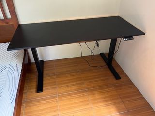 Electronic Standing Desk