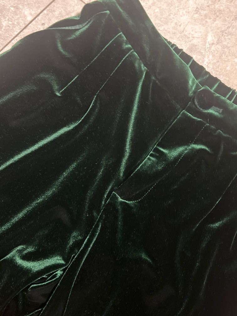 Women Emerald Green Velvet Embroidered Pencil Pants