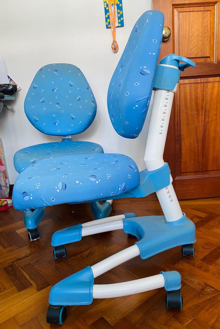 Ergoworks ergonomic children study chair, Babies & Kids, Baby Nursery